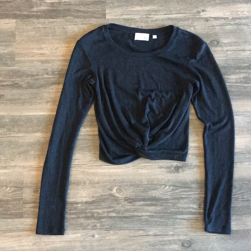 Black aritzia crop long sleeve with knot detail